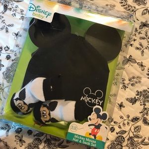 Disney Mickey Mouse ears hat & socks